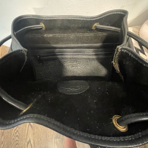 Johnson Leathers San Francisco black leather backpack/bag. - Picture 5 of 5